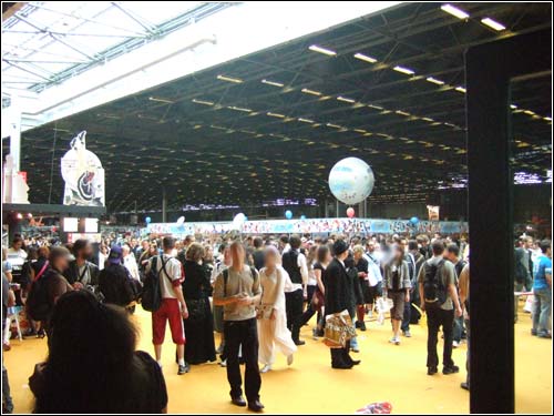 Japan Expo 2008 - Public dans les allées